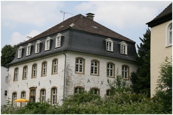 Kurienhaus