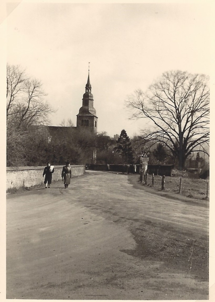 Elseyer Straße mit Stiftskirche