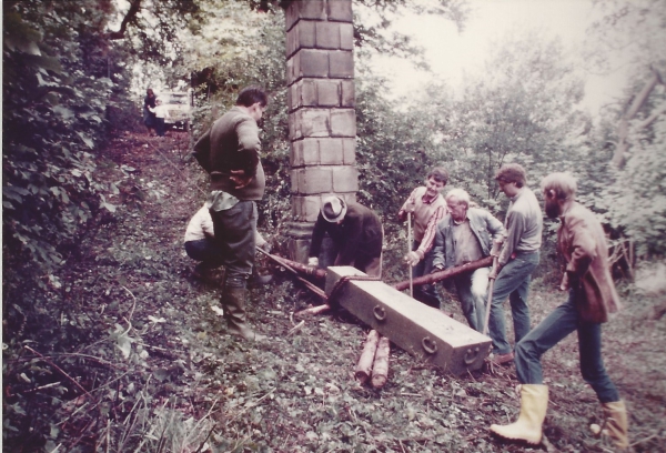 Bergung des Kenotaphs