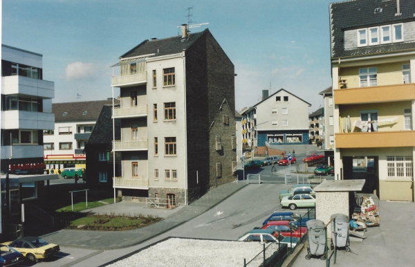 Blick auf das Haus von Uhrmacherei Schmidt