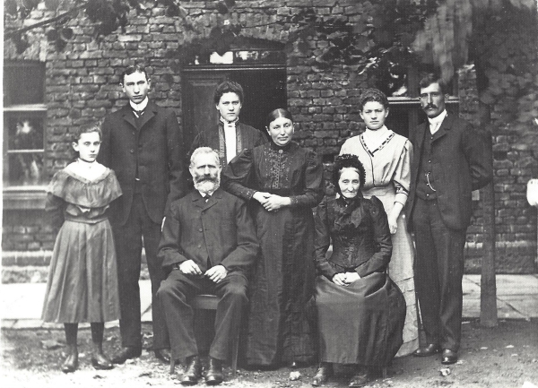 Familie Friedrich Mageney, Hof Buse - Stock, Reg