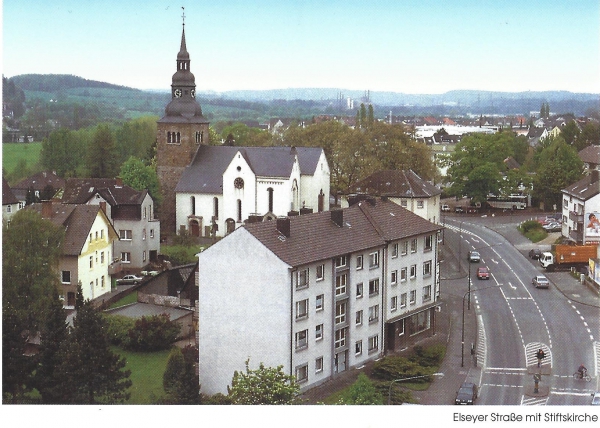 Elseyer Straße mit Stiftskirche