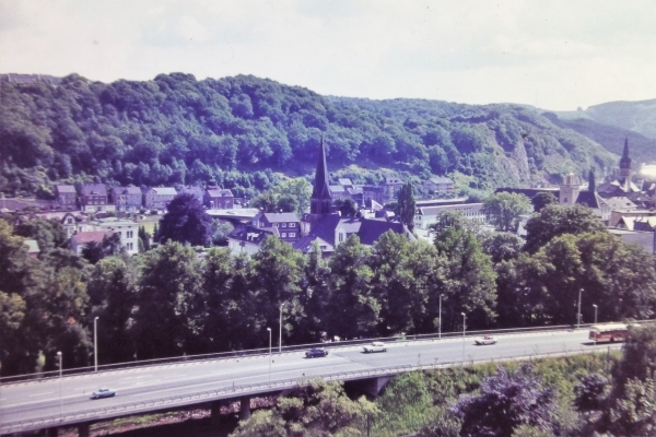 Blick zur kath. Kirche St. Bonifatius