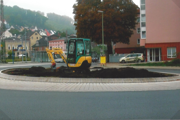 Aufbau der Stahlskulptur von Peter Müller aus Neuss