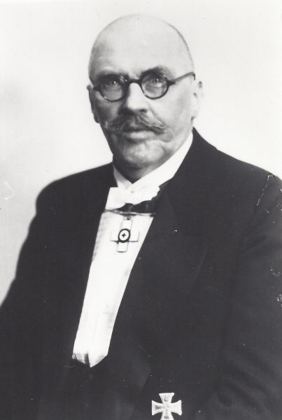 Dr. Robert Hunsdiecker