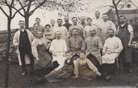Belegschaft der Formstecherei Pelzing "Auf dem Lölfert" um 1912
