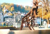 Aufbau der Stahlskulptur von Peter Müller aus Neuss